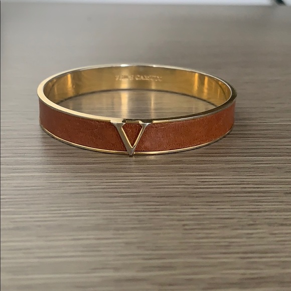 Vince Camuto camel brown and gold “V” bangle - Picture 1 of 8